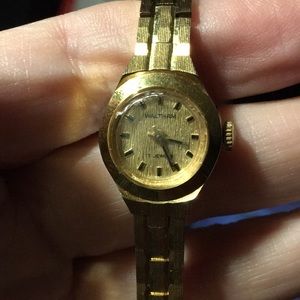 VTG MCM Waltham Ladies Golden Watch Stem WindWorking France 17 Jewels